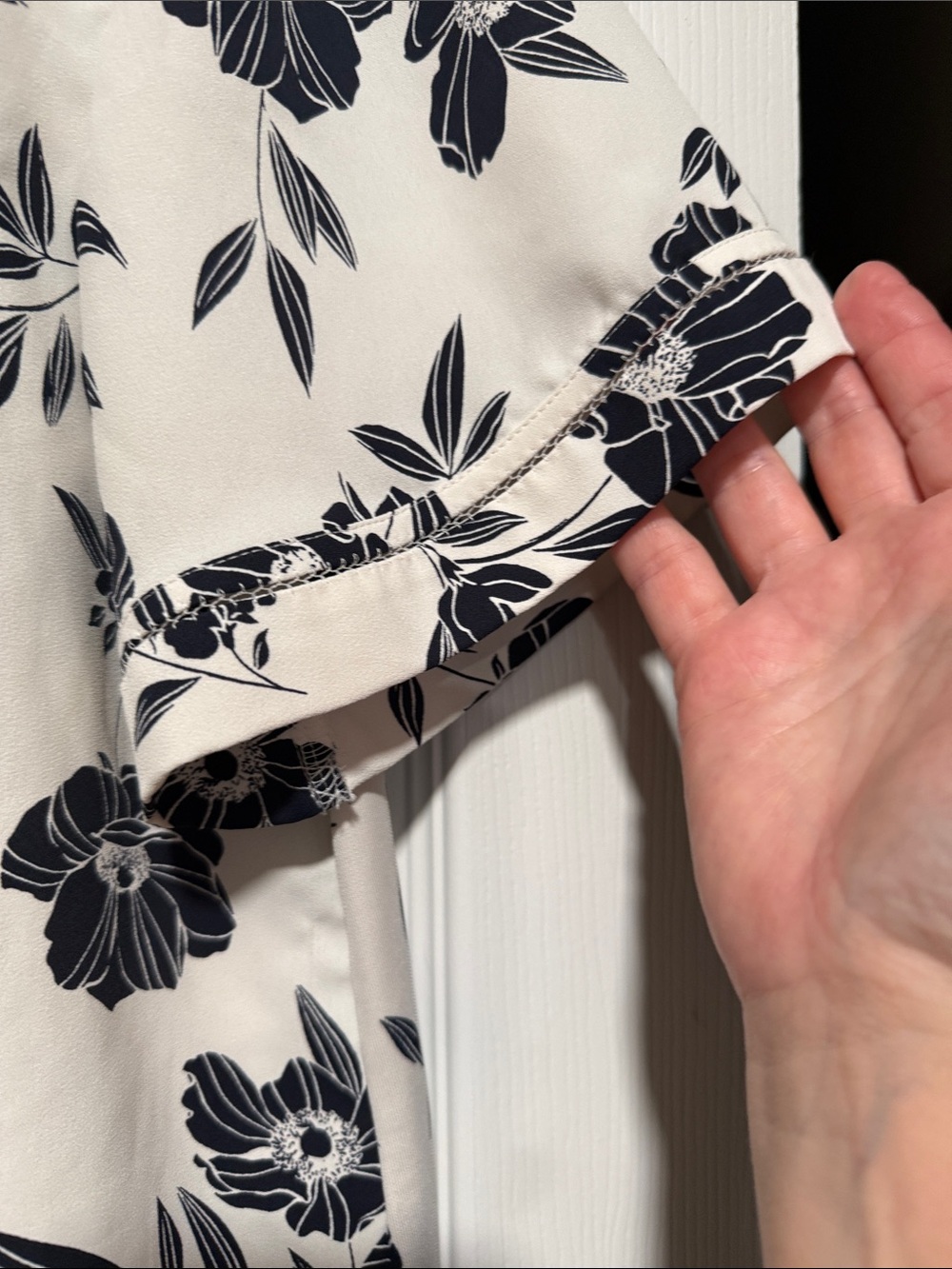 Ann Taylor Black Floral Short-Sleeve Blouse - Picture 4 of 4